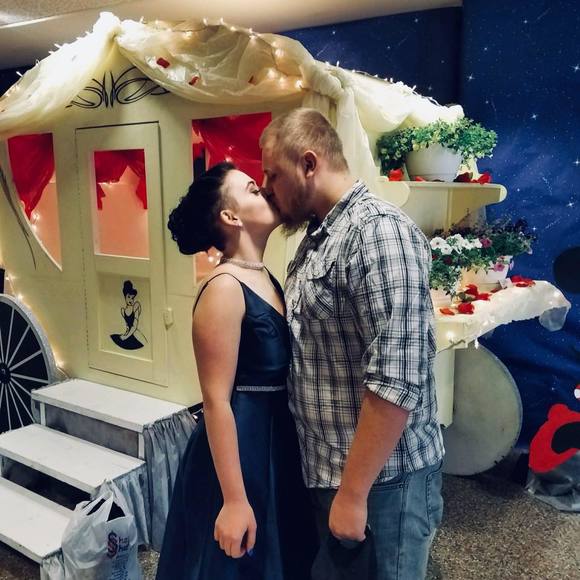 Meet your Posher, Mckenzie - Picture 1 of 1